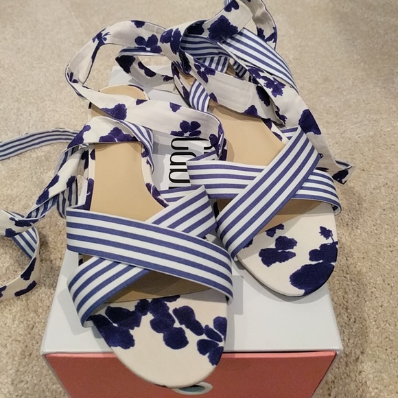 CAbi Shoes - Cabi sandals sz 8